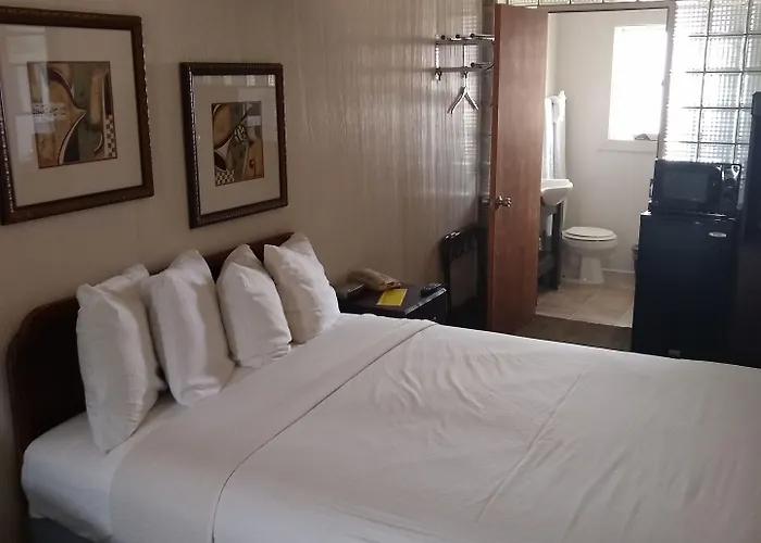 Townhouse 汽车旅馆 2*